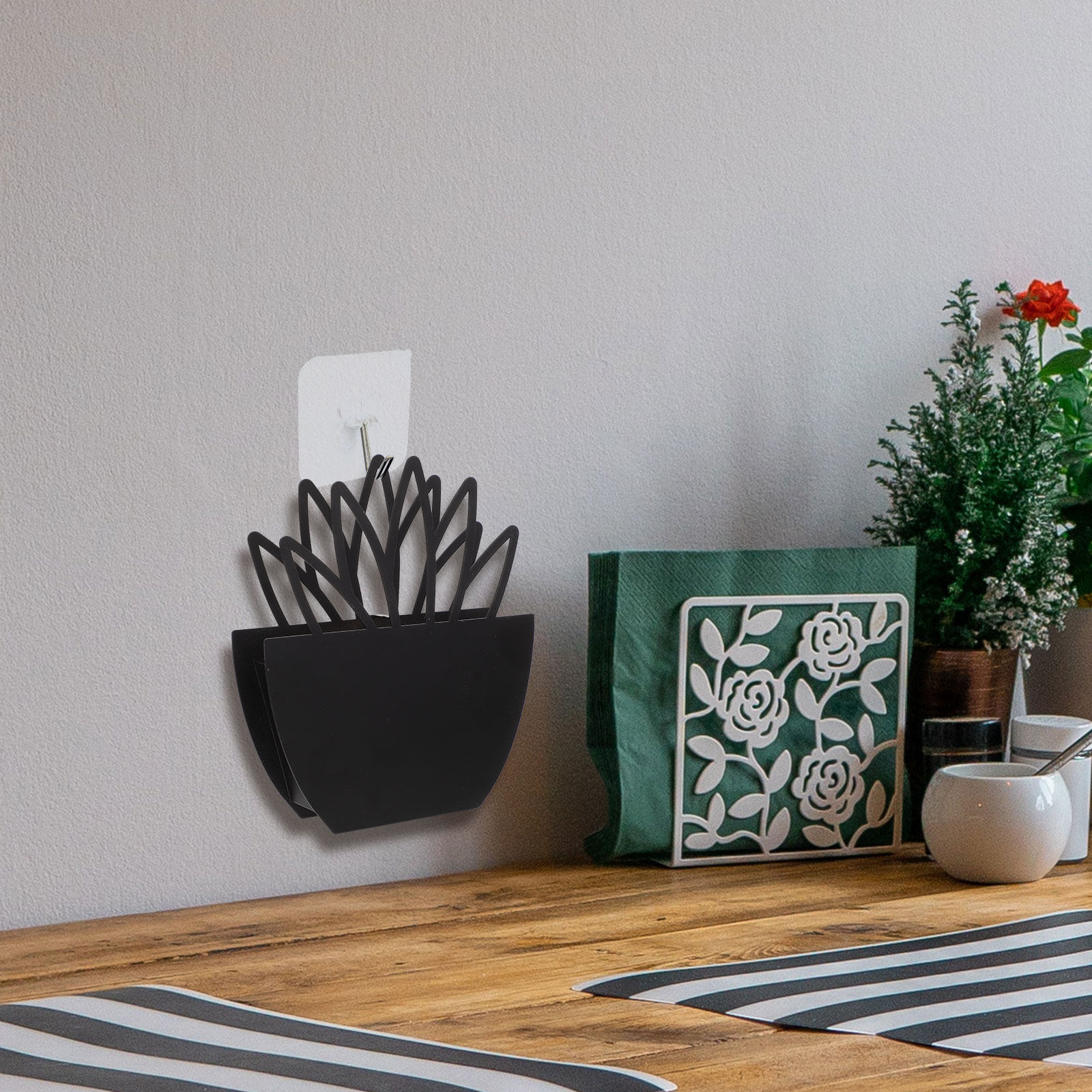 吊り下げ式の鉄製、透かし模様の葉っぱ型香炉。耐火性があり、コ - Incense Holder のレビューと価格